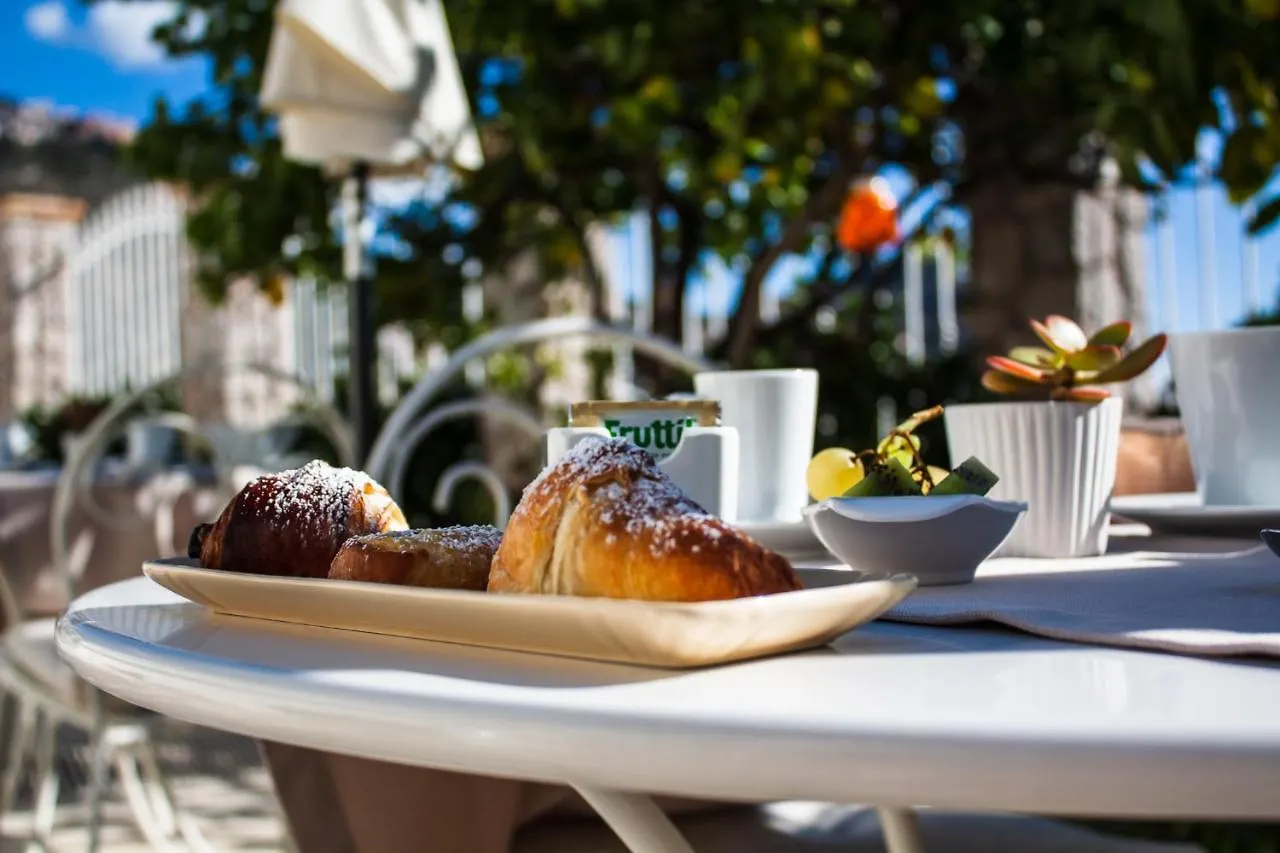 Sciccosa Guest House Taormina Italy